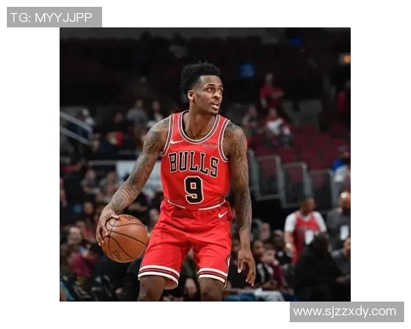 安东尼奥-布莱克尼现身球队训练营,展现出色状态 安东尼奥-布莱克尼现身球队训练营,展现出色状态