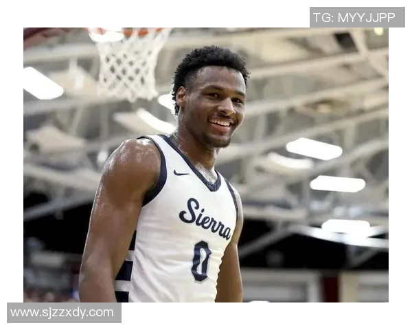 布朗尼身高揭秘:他在NBA球场上的优势与影响力分析 布朗尼身高揭秘:他在NBA球场上的优势与影响力分析