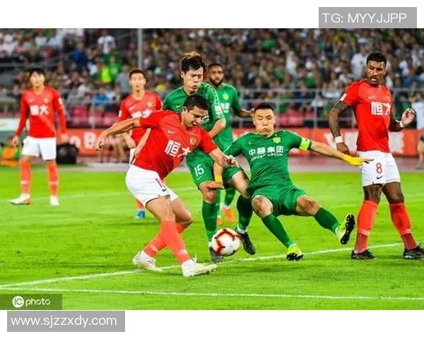 一方足球队迎战河床队期待精彩对决展现激情与实力的巅峰之战 一方足球队迎战河床队期待精彩对决展现激情与实力的巅峰之战