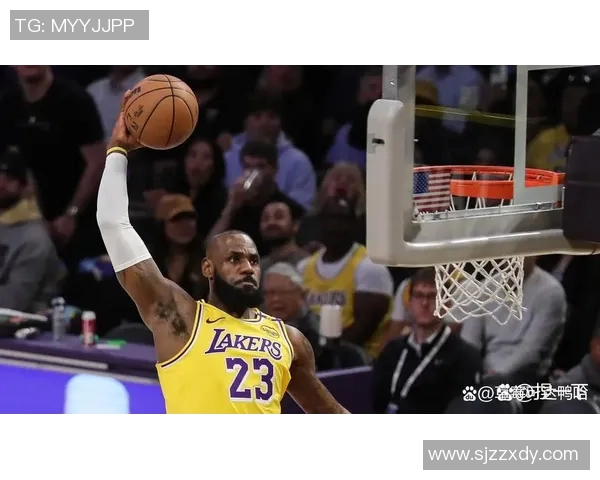 詹姆斯在季后赛取得三双帽，湖人轻取开拓者晋级次轮