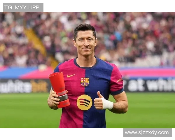 莱万状态火热欧冠赛场10场打入12球稳居射手榜首位