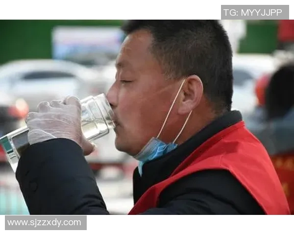 喝水哥的健康生活秘诀：如何通过喝水提升身体活力与精神状态