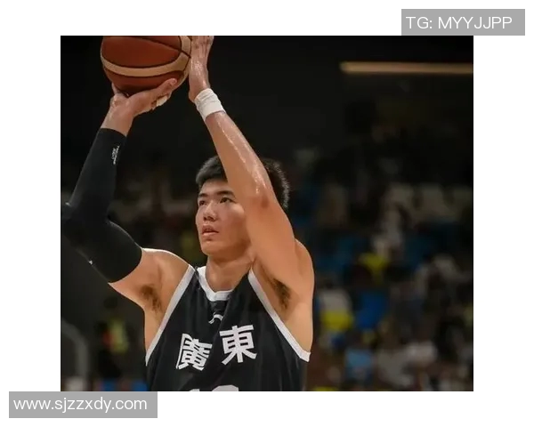 焦泊乔的成长之路：从青涩少年到职场精英的蜕变故事